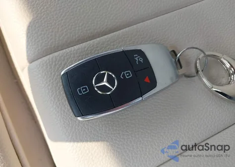 2020 Mercedes-Benz A 220 z USA, uszkodzony, nr VIN WDD3G4EB8LW041090